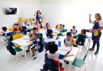 Falta de acesso a creches e escolas impacta mulheres de favelas