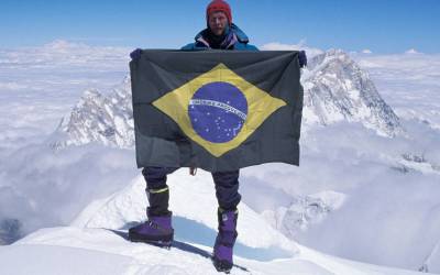 Primeiro brasileiro a subir o Everest cria reserva no Paraná e anuncia nova expedição