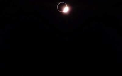 A melhor fotografia do eclipse foi tirada a partir da Lua; veja